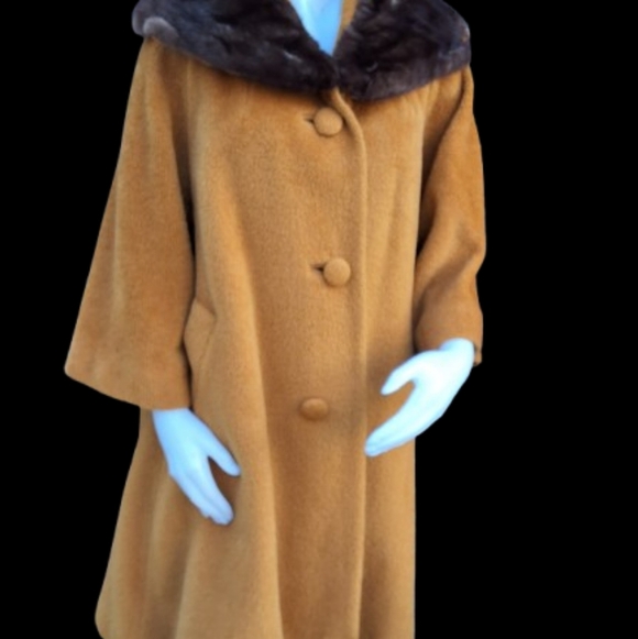 Lilli Ann 1950s mustard pumpkin mohair wing coat with Mink collar - Picture 16 of 16